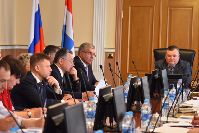 Губернатор внёс в Заксобрание проект краевого бюджета на 2019-2021 гг.