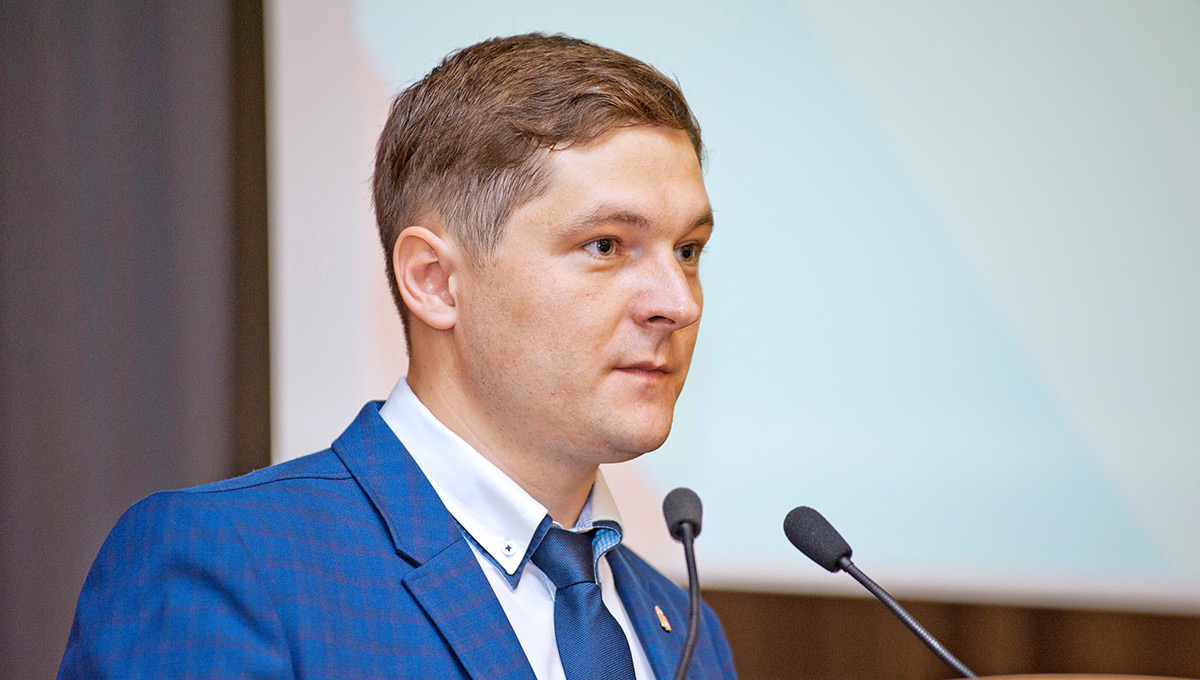 «От вашей возни страдают люди»