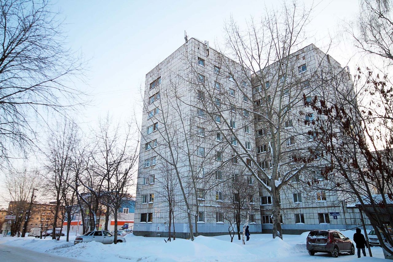 Часть проданного общежития «Мотовилихинских заводов» Перми купит «дочка» предприятия